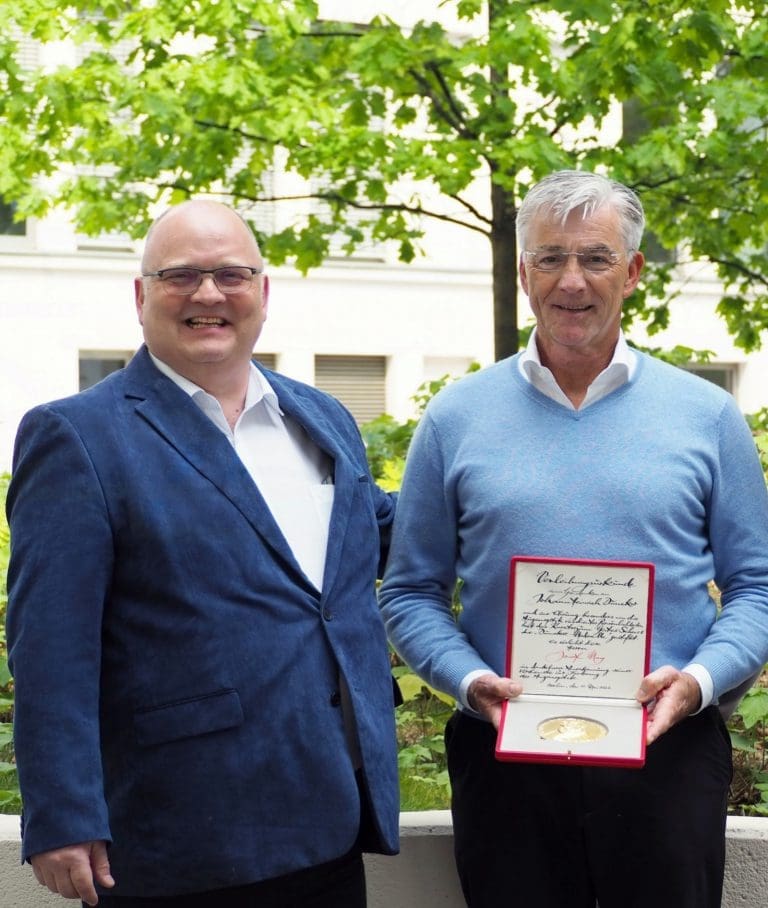 KGS: Josef May mit Duncker-Medaille gewürdigt