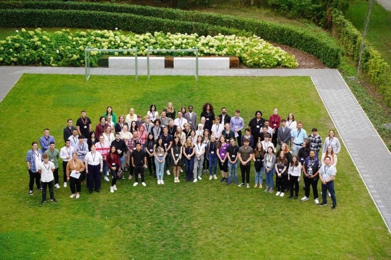 Kind: Startschuss für rund 400 Auszubildende