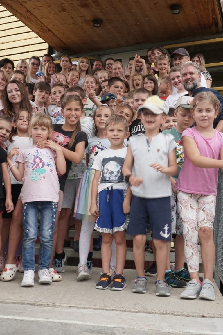 Andy Wolf Eyewear: Sommerschule gesponsert