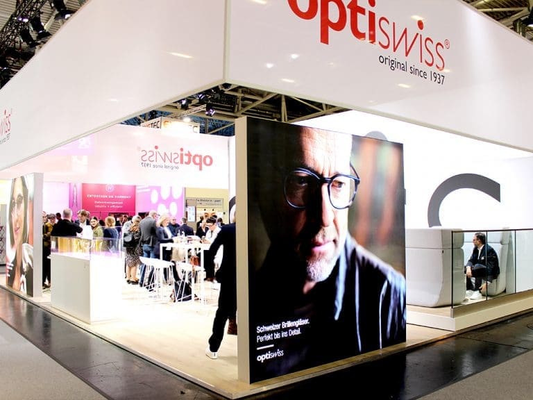 Der Messestand von OptiSwiss auf der Opti 2023. Technik & Glas