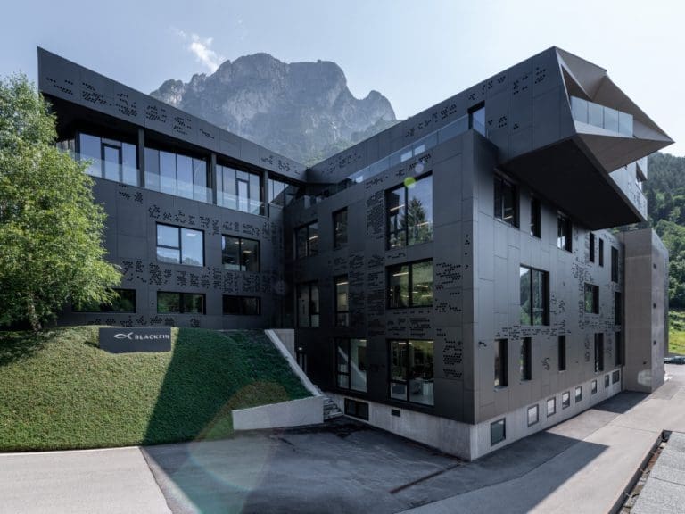 Blackfin-Firmensitz in Agordo, Italien