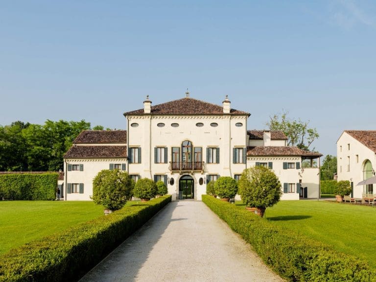 Kering Eyewear-Firmensitz in Padua, Italien