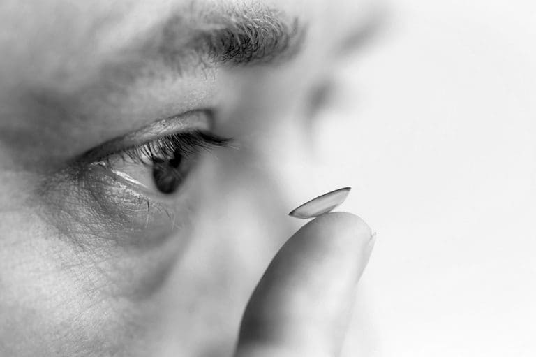 75 Jahre formstabile Hornhautlinsen