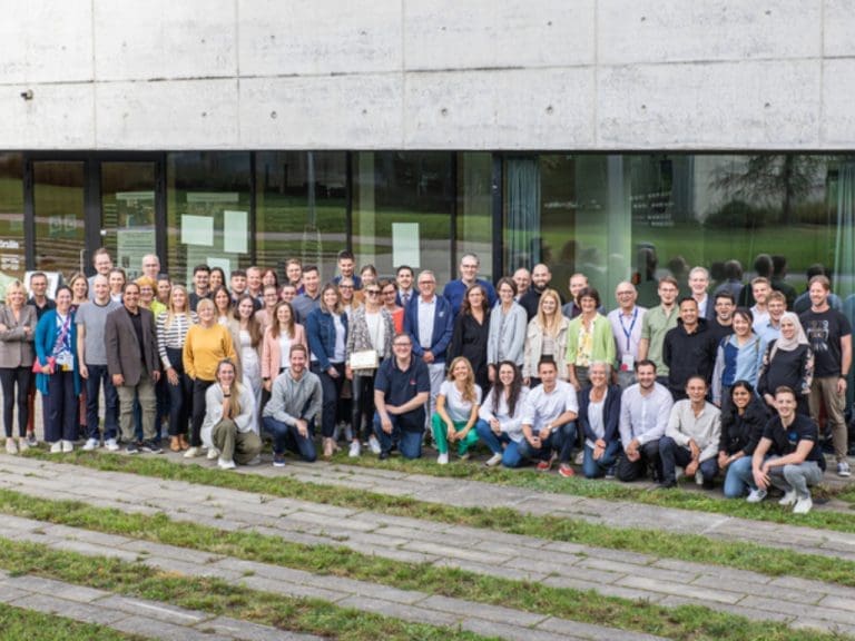 Gruppenfoto Teilnehmende des Alumni-Weiterbildungsseminars 2023 der Aalen Friends of Optometry e.V.