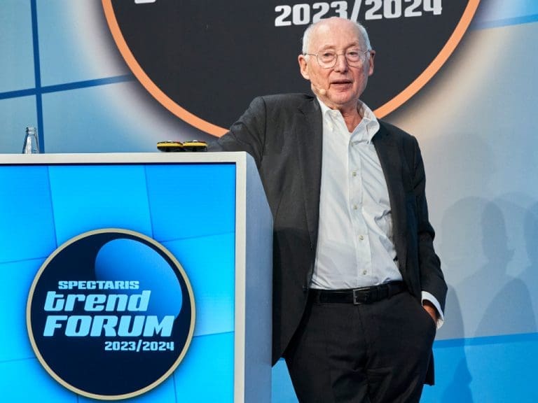 Stefan Aust bei seiner Keynote auf dem Spectaris-Trendforum 2023