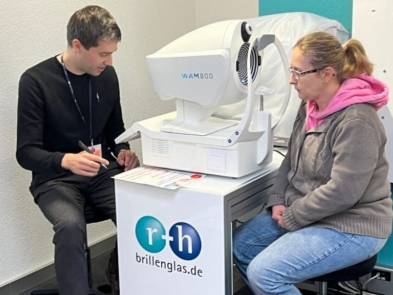 Augenuntersuchung Rupp + Hubrach zum Aktionstag „Aktion für gutes Sehen“ Ende November 2023