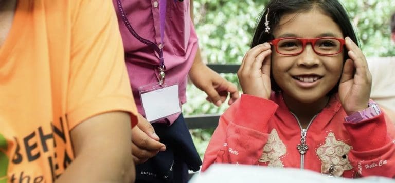 4Care: Brillenspende übergeben