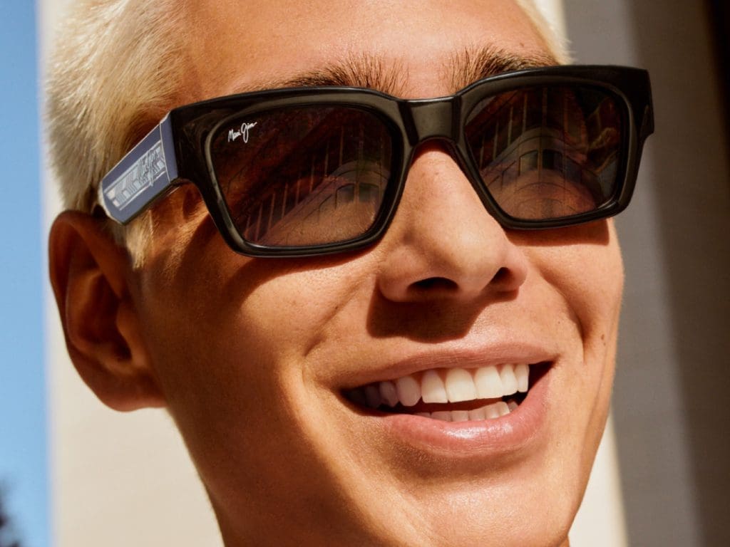 Schauspieler Evan Mock trägt Brille von Maui Jim als neuer Markenbotschafter