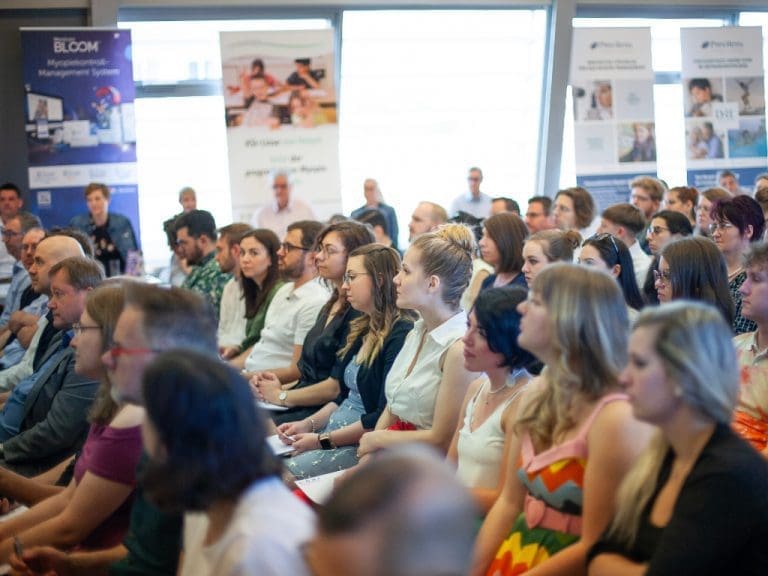 Zuschauer beim Österreichischen Myopie-Kongress 2023