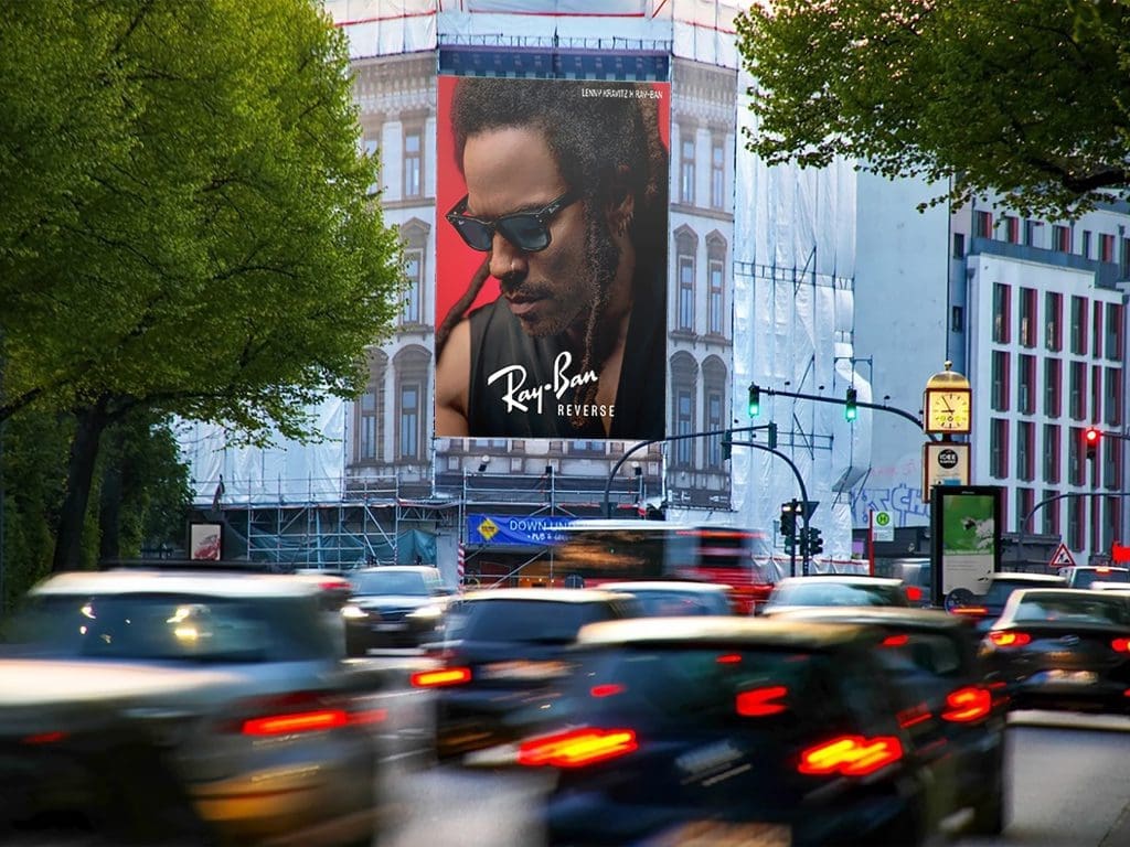 Ray-Ban-Reverse Banner mit Lenny Kravitz auf der Grindelallee, Hamburg (beispielhafte Darstellung)