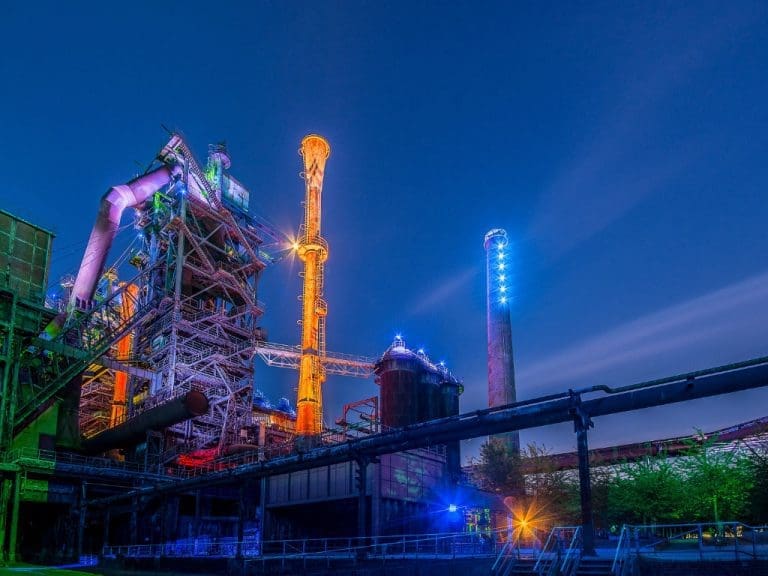 Landschaftspark, Duisburg-Nord hell beleuchtet bei Nacht