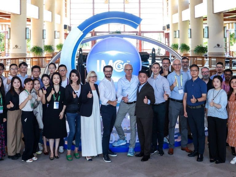 EssilorLuxottica: Wissenschaftliches Programm auf der IMC präsentiert