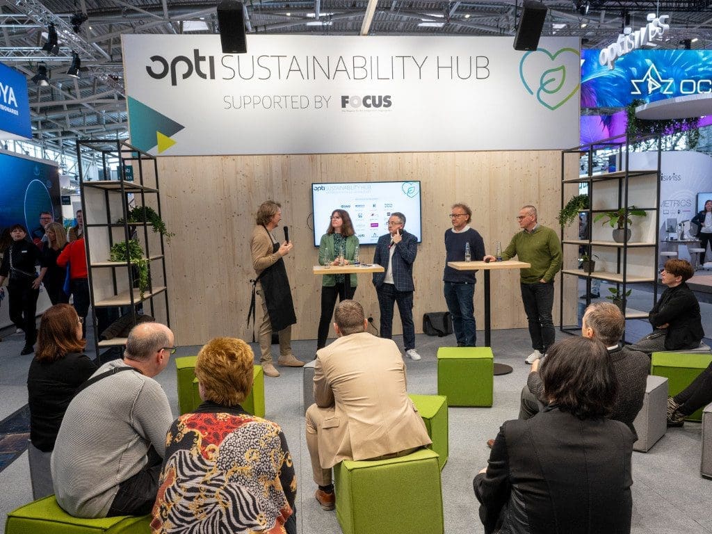 Paneldiskussion im Sustainability Hub von der Messe Opti 2024
