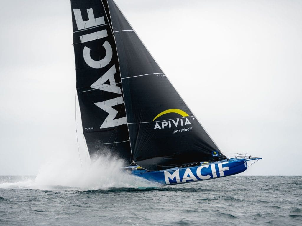 Segel-Boot „Macif Santé Prévoyance“ von Charlie Dalin