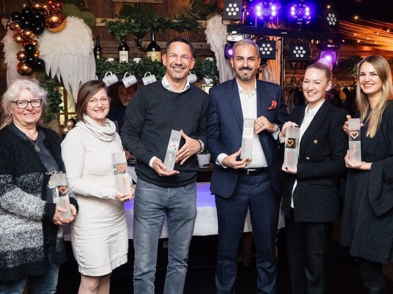 Pro Optik-Preisverleihung an Mitarbeiter in Stuttgart im Dezember 2024