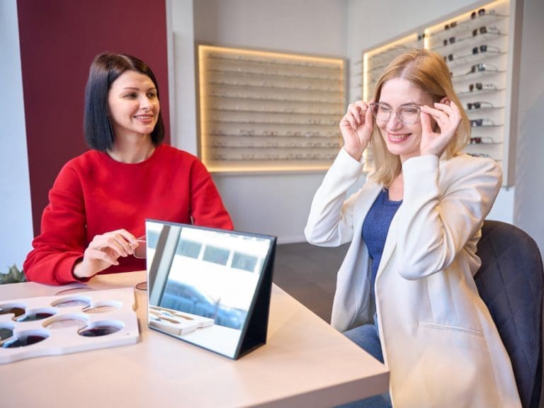 ZVA: Solide Entwicklung der Augenoptikbranche in 2024