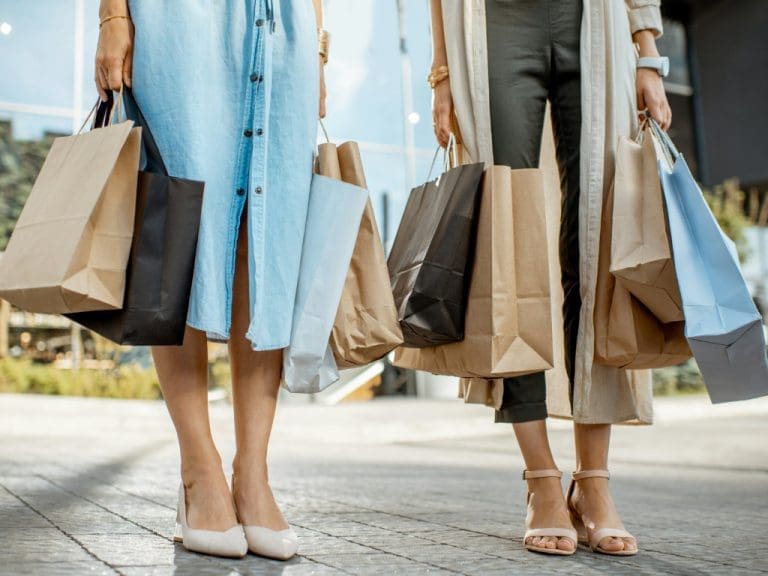 Damit Verbraucher wieder bereit sind, mehr Geld auszugeben, müsse erstmal Planungssicherheit durch eine Regierungsbildung herrschen, beurteilen die Marktforscher von GfK/NIM die derzeitige Situation. Bild: Getty Images/Unsplash