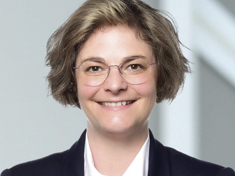 Carolin Hoppe als neue Vertriebsmitarbeiterin bei Topcon Healthcare
