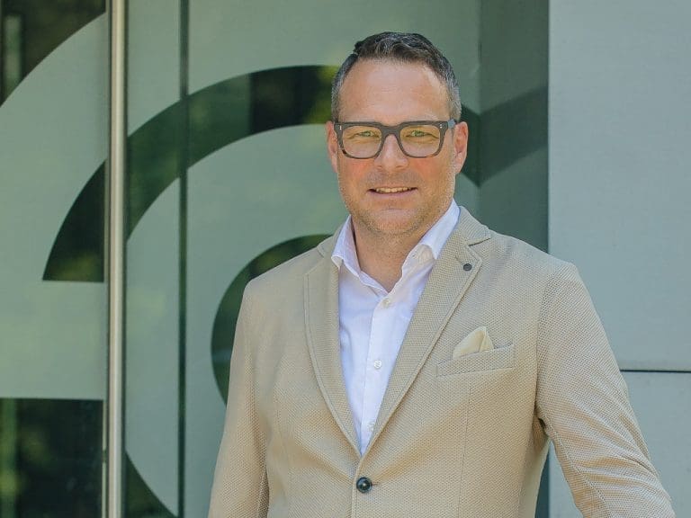 Johannes Zupfer als neuer CEO bei Hecht Contactlinsen