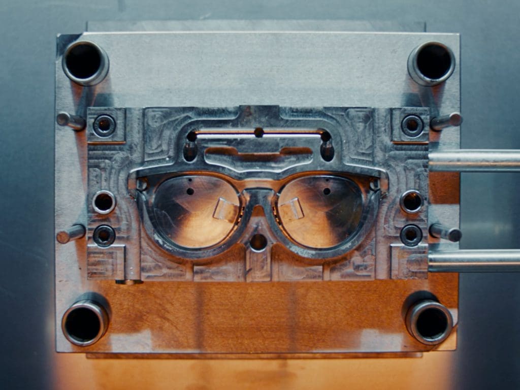 Rahmenform von IXI zur Erstellung einer Autofokus-Brille