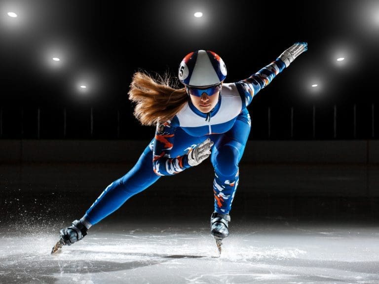 CooperVision: Sportliche Winterkampagne zu Einmalkontaktlinsen