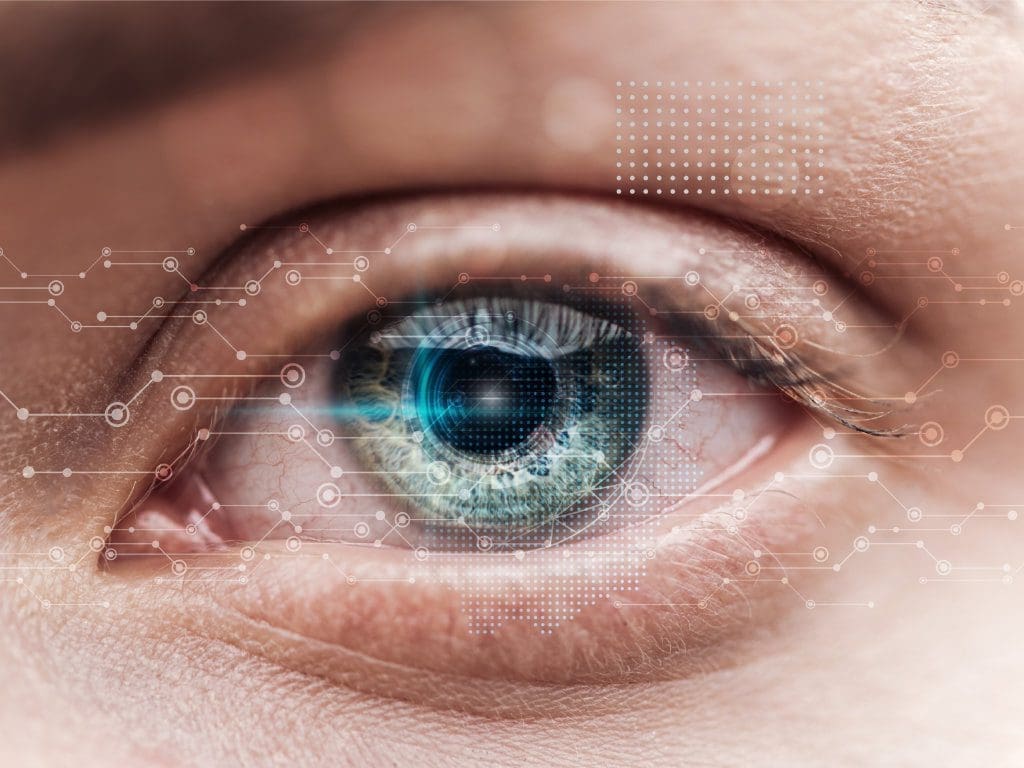 Menschliches Auge mit digitalem Overlay