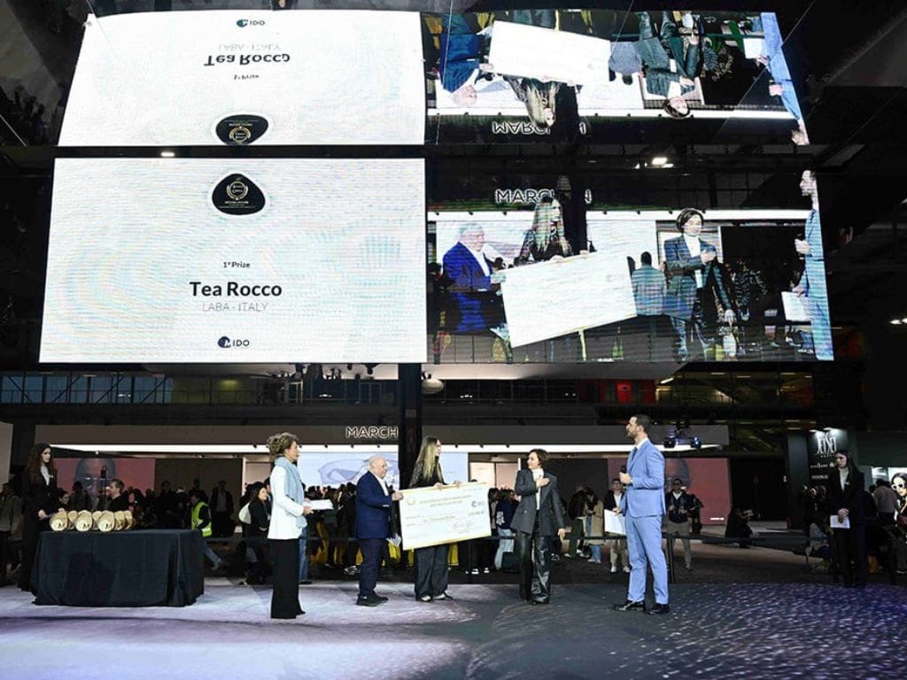 Bei der ersten Ausgabe des Sergio Cereda Eyewear Design Award in 2025 konnte Tea Rocco (Mitte) den Sieg für sich verbuchen, der ein Preisgeld von 10.000 US-Dollar beinhaltete