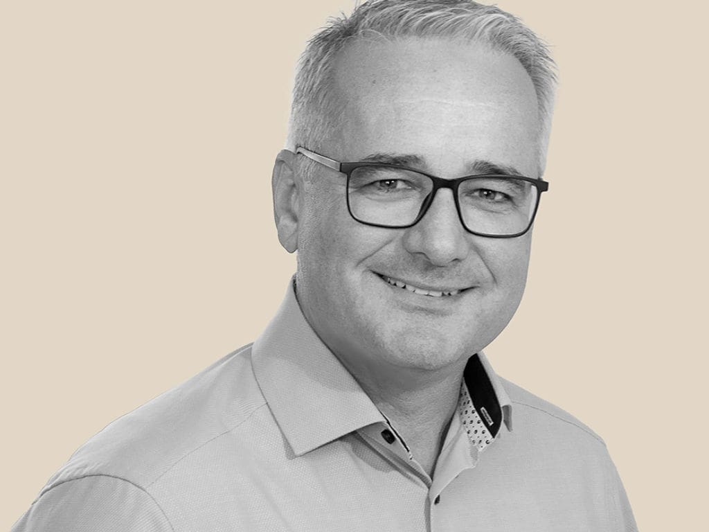 Michael Mangliers als Key Account Manager DACH beim Brillenglashersteller Visall